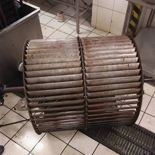 襄陽二汽某工廠排油煙設(shè)備清洗