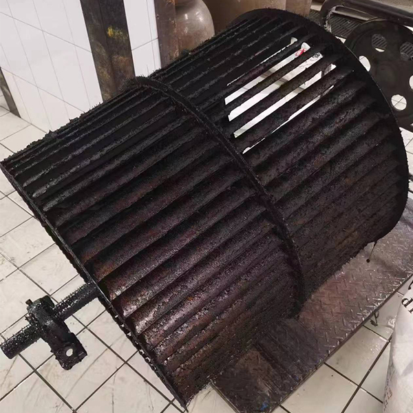 襄陽二汽某工廠排油煙設(shè)備清洗