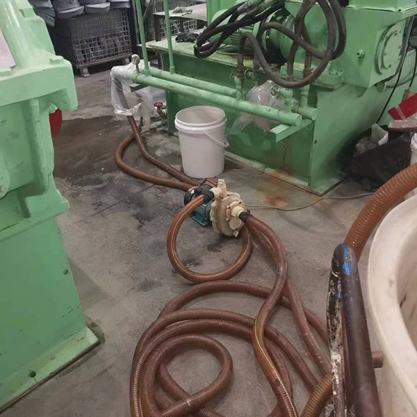 某工廠設(shè)備清洗